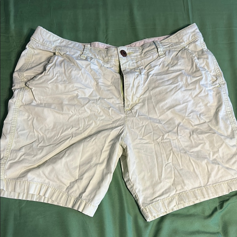 💚 Hollister Men's Faded Yellow Shorts Size 36